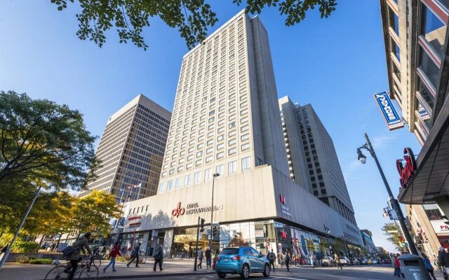 Отель Place Dupuis Montréal Downtown - An Ascend Hotel Collection Канада, Монреаль - отзывы, цены и фото номеров - забронировать отель Place Dupuis Montréal Downtown - An Ascend Hotel Collection онлайн вид на фасад