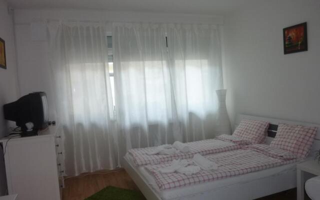Отель Enci Apartman Будапешт