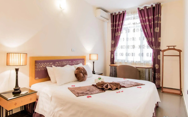 Golden Sunshine Villa Hotel and Travel