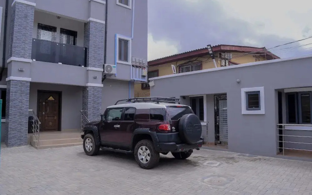 Bamgbose Apartments - Sleeps 2 - Parking - Wifi