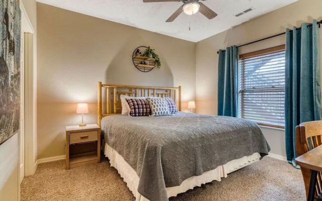 Majestic Lakeside Hideaway 2 Bedroom Condo
