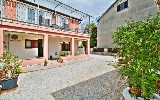 Lorena Apartments