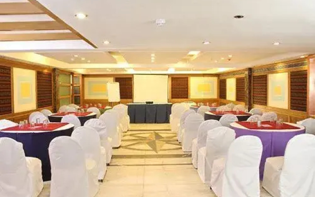 Hotel Dee Cee Manor