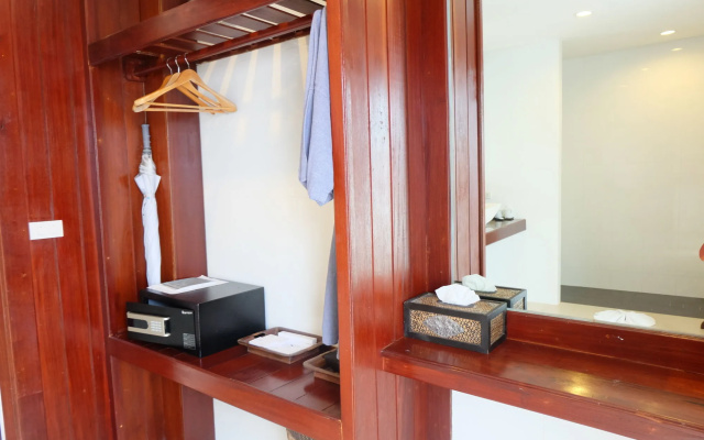 Howard Johnson by Wyndham Phuket Naiyang