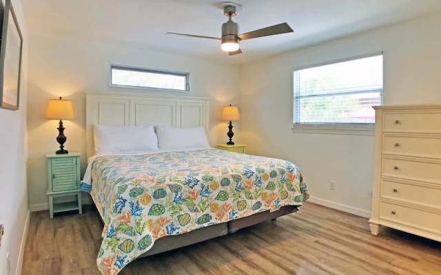 Siesta Heron Suites & Villas
