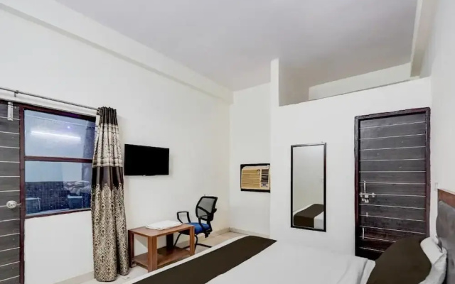 Hotel Heaven Peacock Noida
