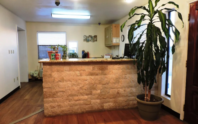 Riata Inn