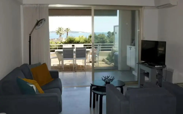 Apartment in Golfe Juan With Sea View