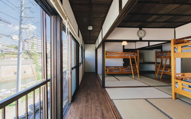 Hostel Dockhouse