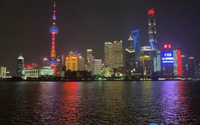 Shanghai Lianzheng Hotel (People's Square Subway Station)