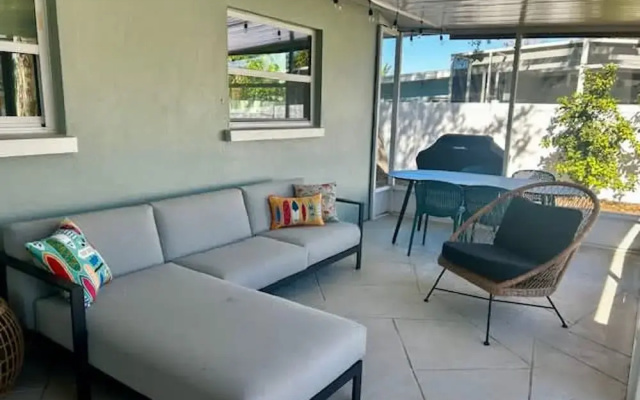 NEW Stunning Home-close to Beaches-pet Friendly