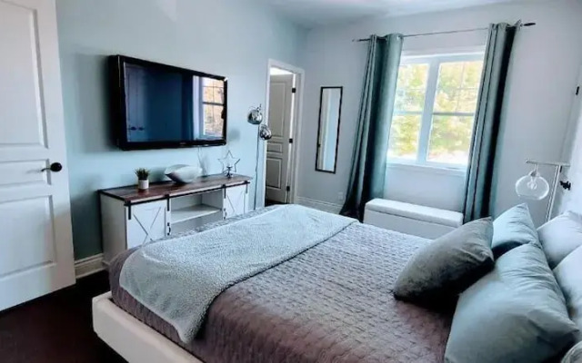 Champlain Condo 102