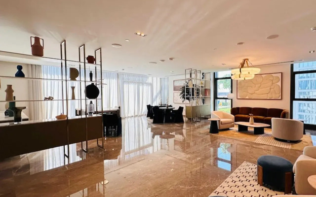 OYO HOME 1350 Premium 1-bed Apt Burj Crow