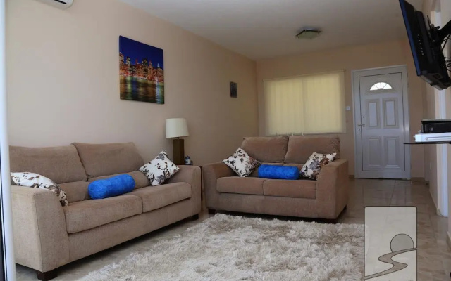 Amathusia Beach Apartment