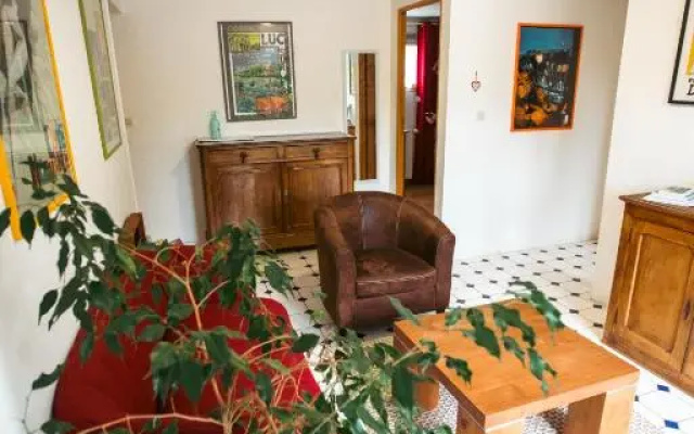 La Maison De Nacre