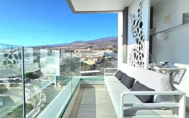 Ocean Garden 2BR Apartment Heated Pool Parking