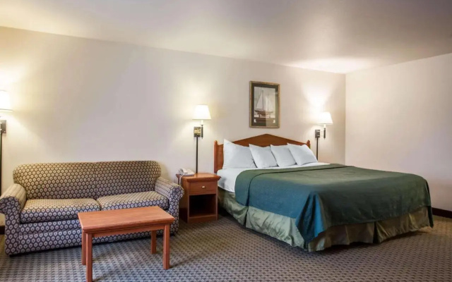 Quality Inn & Suites - 3 Stars