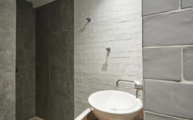 Cozy and Bright Apartment in Kolonaki