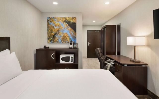 Days Inn by Wyndham Wainwright