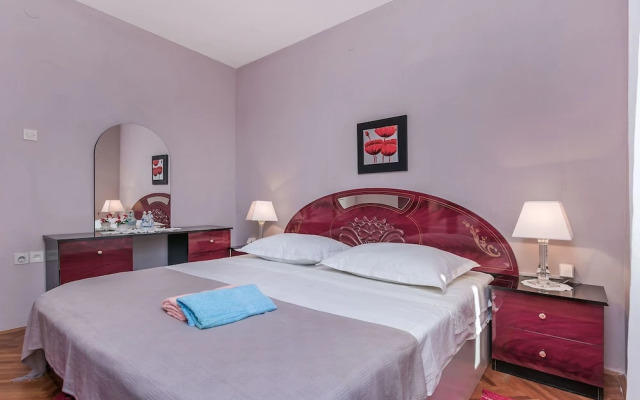 Apartment and Rooms Tatijana