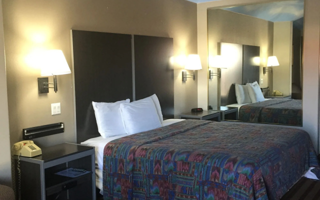 Camelot Inn & Suites Veterans Memorial NW Houston