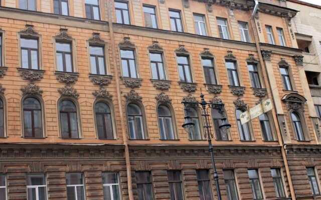 Апартаменты Apartments on Vosstaniya 10 вид на фасад