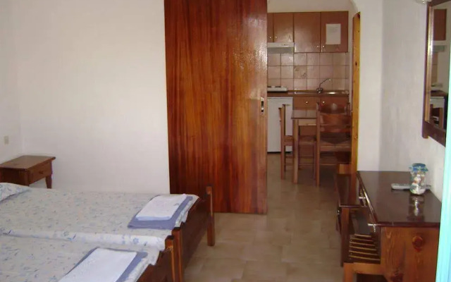Chris Apartments