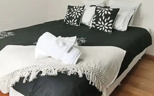 Secret Dream Location with WIFI and Wine