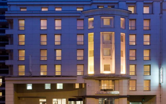 Отель Hôtel Auteuil Tour Eiffel вид на фасад