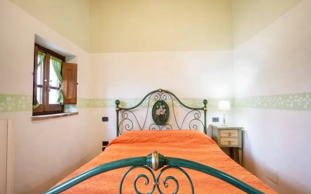 Farmhouse in Citta di Castello With Pool