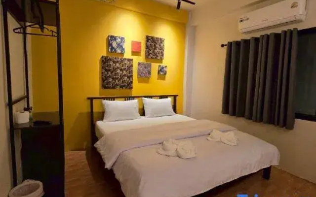 Lhong Krung Hostel