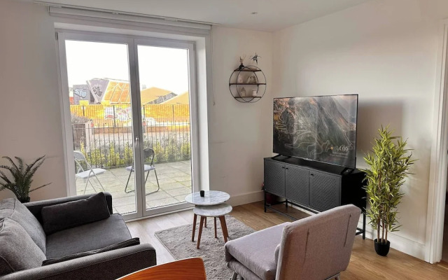 Cozy one Bedroom With a Big Balcony and Parking