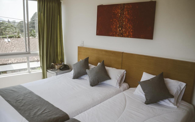 Llanogrande Airport by Bernalo Hotels