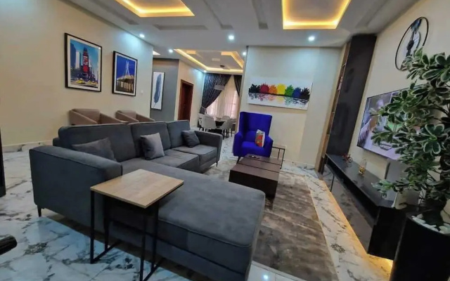 Lofty Xphere Apartment