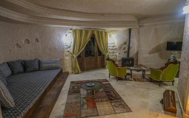 Kalsedon Cave Suites