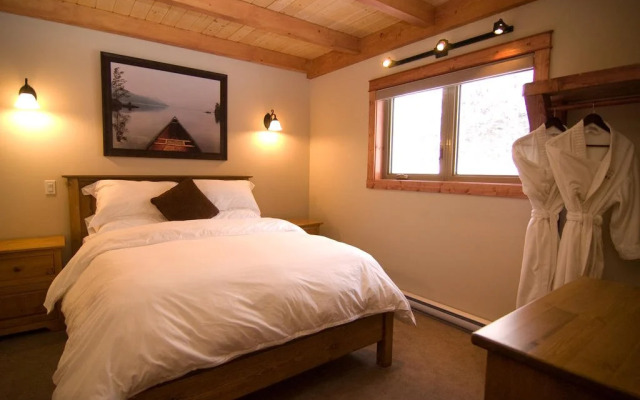 Cedar House Restaurant & Chalets