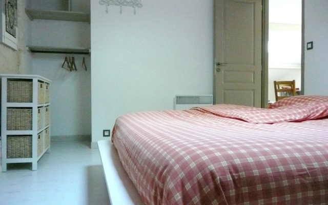 Chalet With 2 Bedrooms in Saint-germain-du-salembre, With Pool Access,