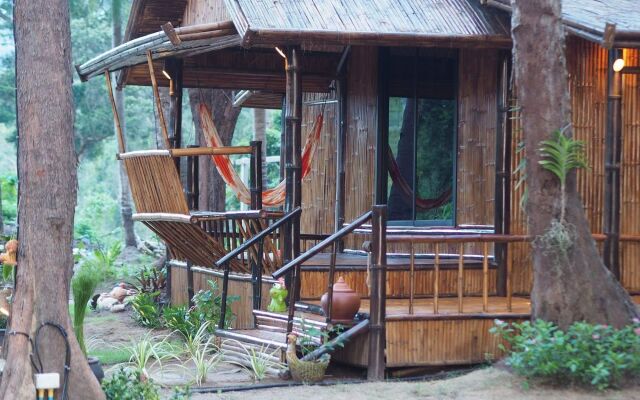 Отель Eco Lanta Hideaway Beach Resort Ланта вид на фасад