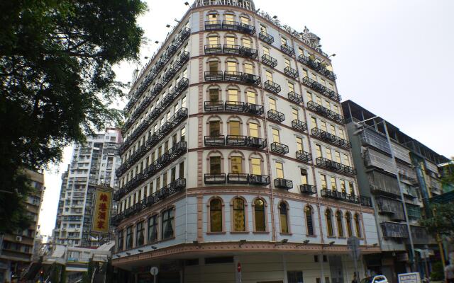 The Victoria Hotel Macau вид на фасад
