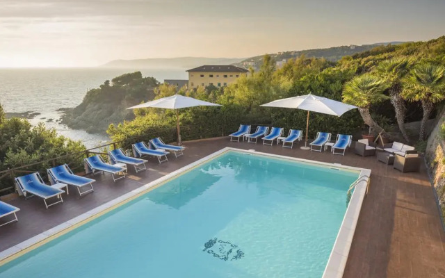 Grand Hotel Villa Parisi