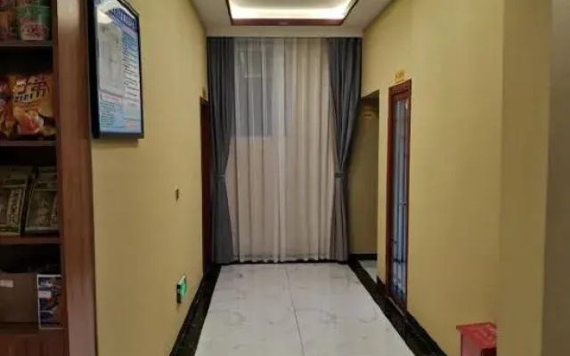 Qujing Tangke Hotel