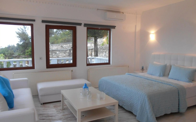 Kinira Beach Hotel