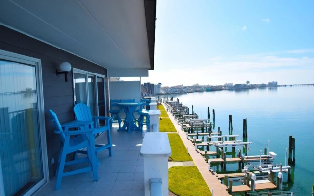 Harbour Island 306k 2 Bedroom Condo