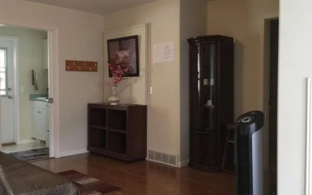 Kelowna Lakeview Cove Bed & Breakfast