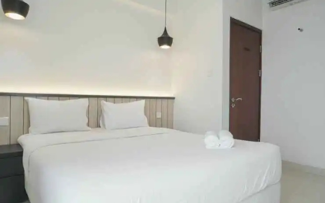 Luxurious and Comfy 2BR at West Vista Apartment By Travelio