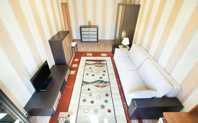 Busines Brusnika Apartment Tyoply Stan
