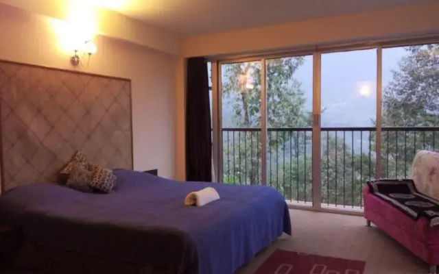 Maya Baas Hotel