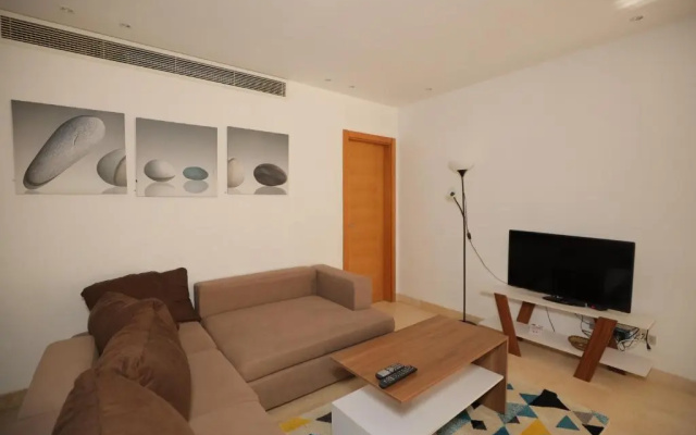 TAJ HOME, exotic ground 2 bedroom, pool, Scarab