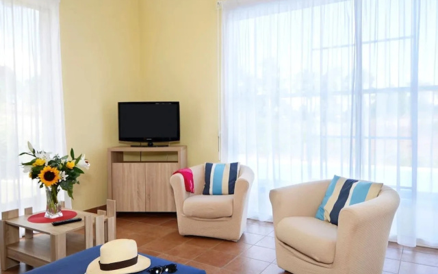 Villa in France by Golf Course With Pool