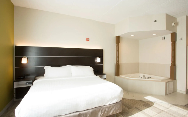 Holiday Inn Express & Suites Reading by IHG